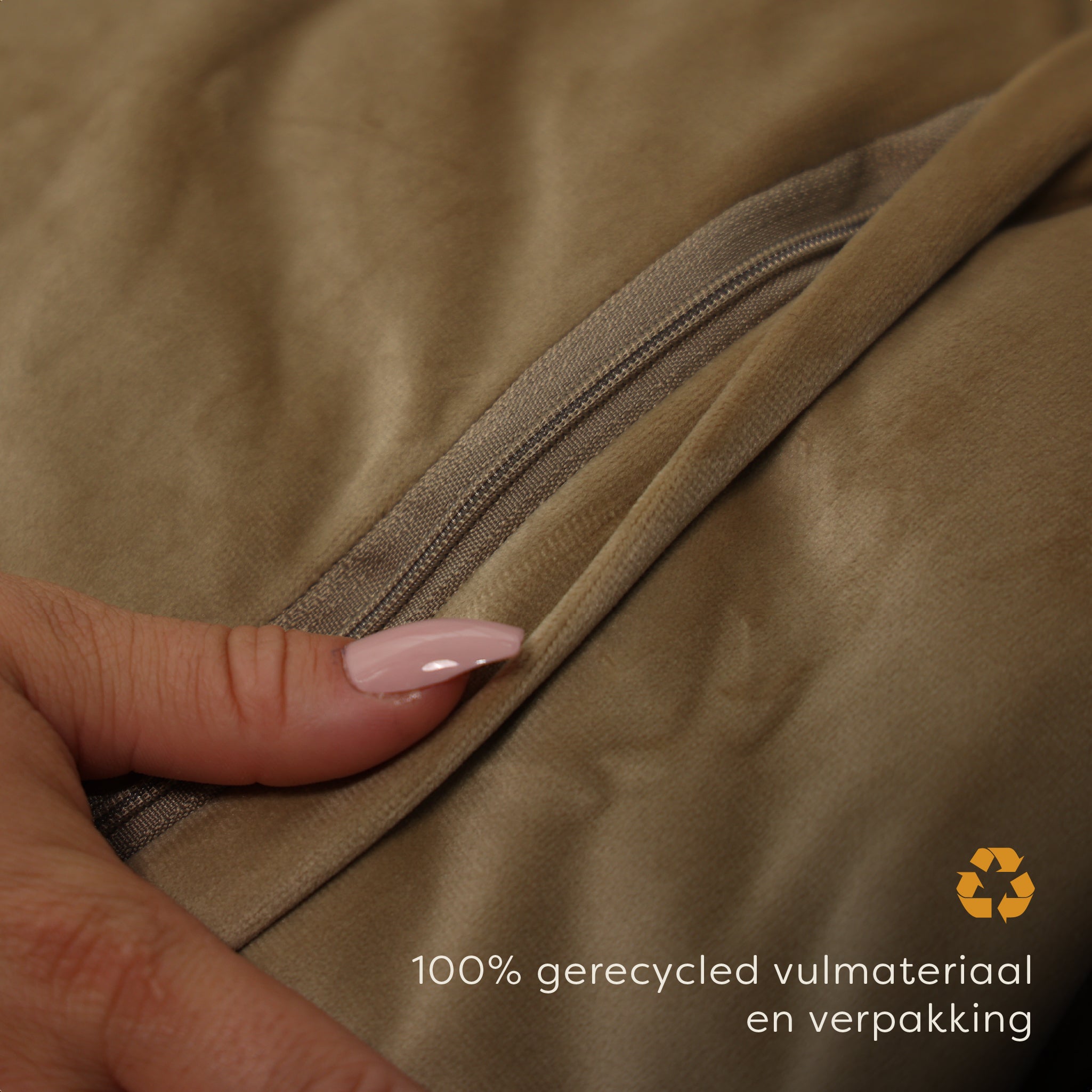 Pleafs® Warmtekussen Plush 45x45cm Crewel Tan